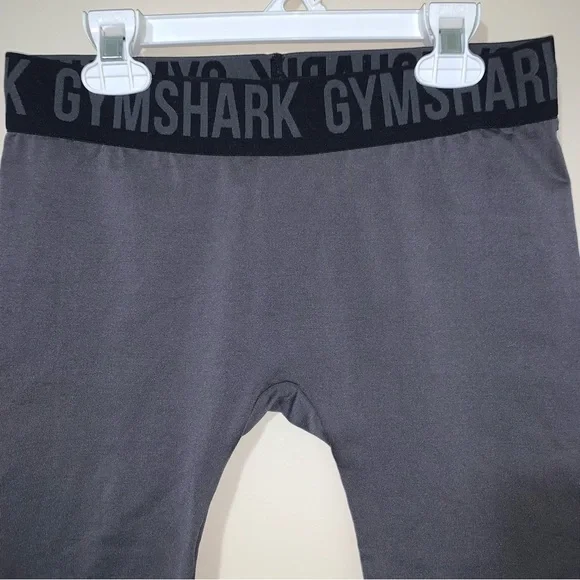 Gymshark Women's Black and Gray Fit cropped seamless Leggings size small EUC - Picture 5 of 6